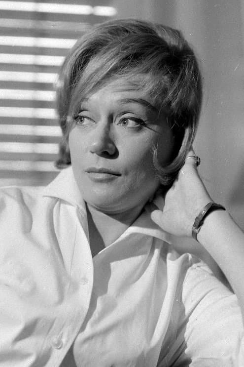 Zsuzsa Bánki profile