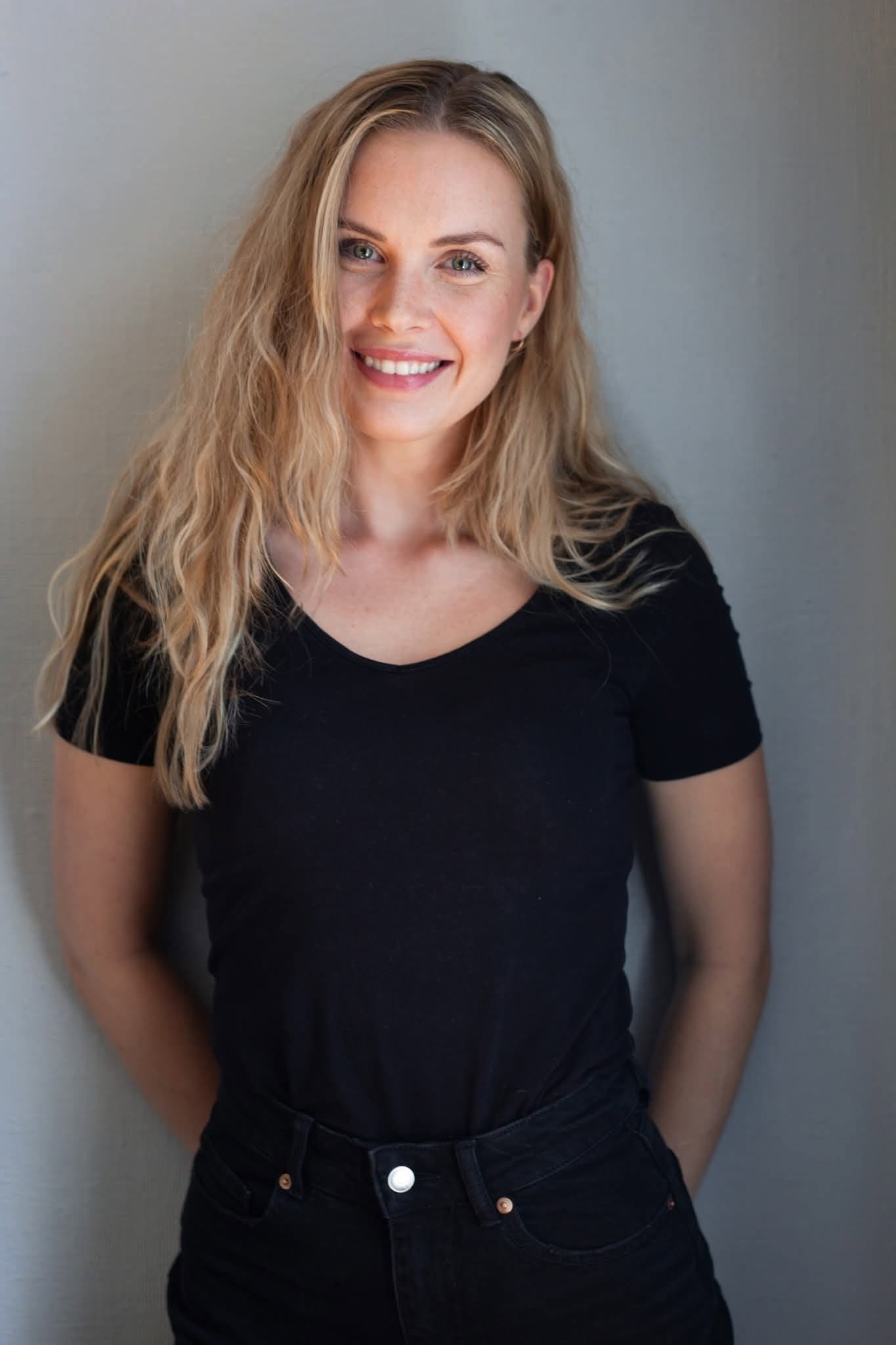 Julie Abrahamsen profile