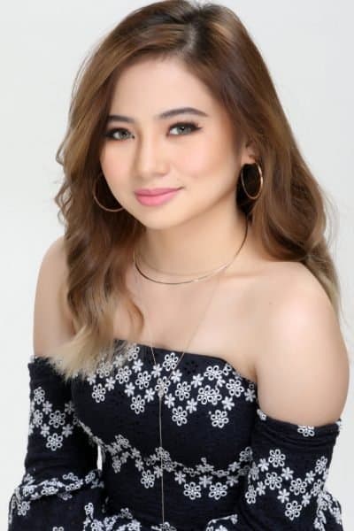 Ella Cruz profile