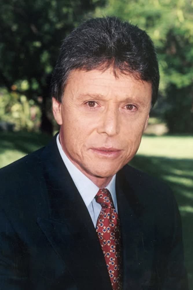 Enrique Novi profile