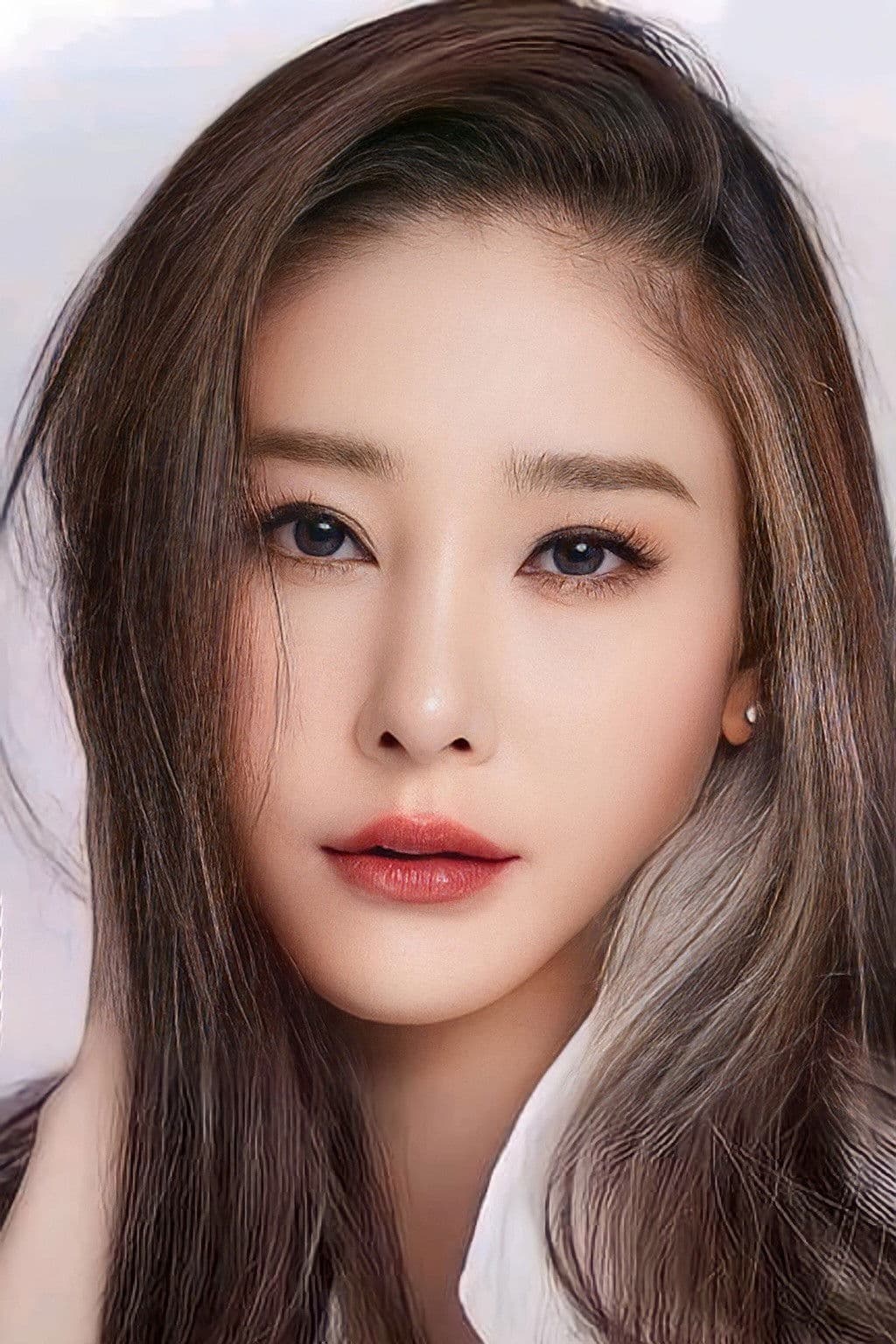 Nida Patcharaveerapong profile