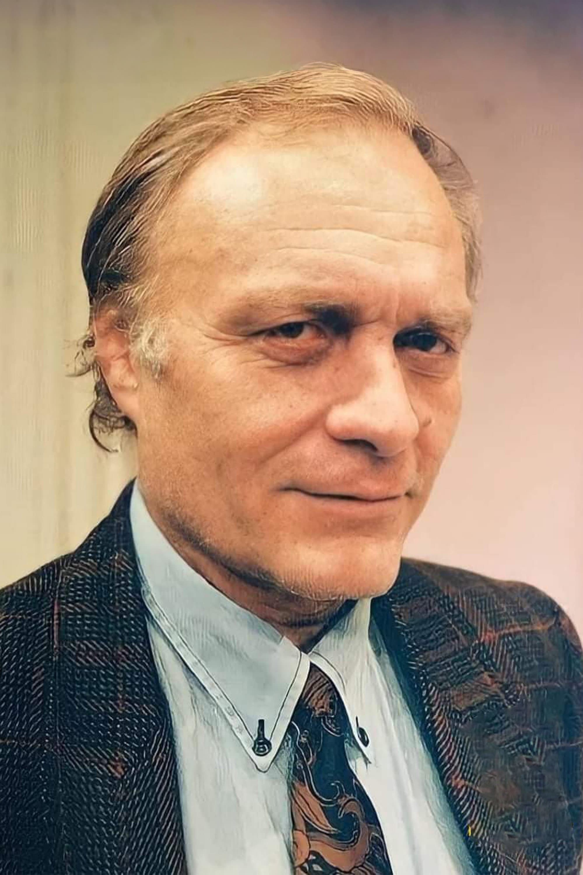 İstemi Betil profile