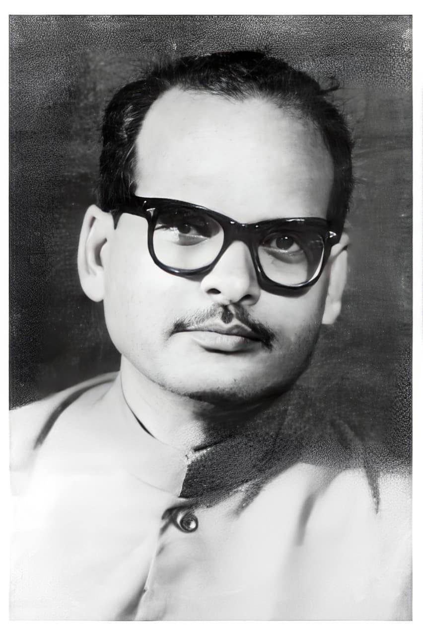 Phani Majumdar profile