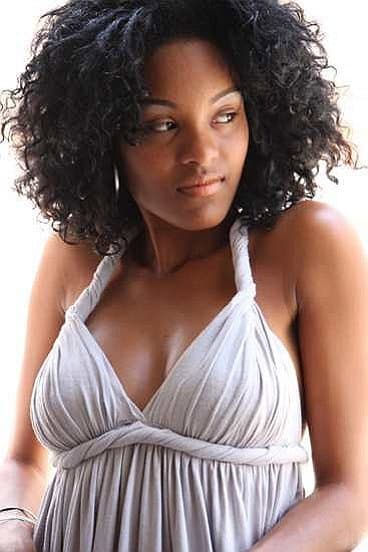 Aline Nepomuceno profile