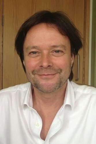 Simon Darlow profile