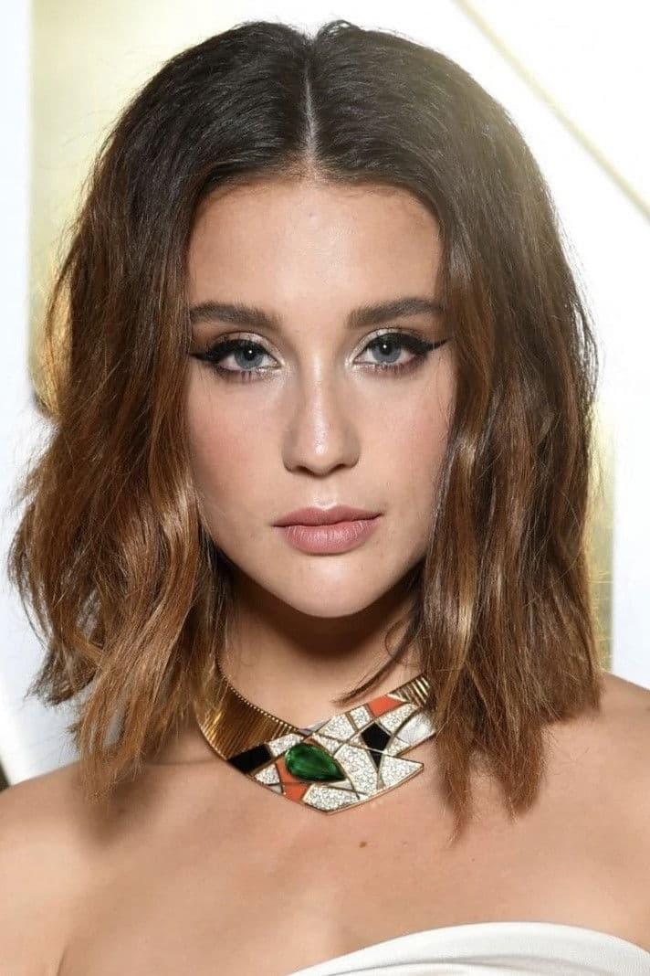 María Pedraza profile