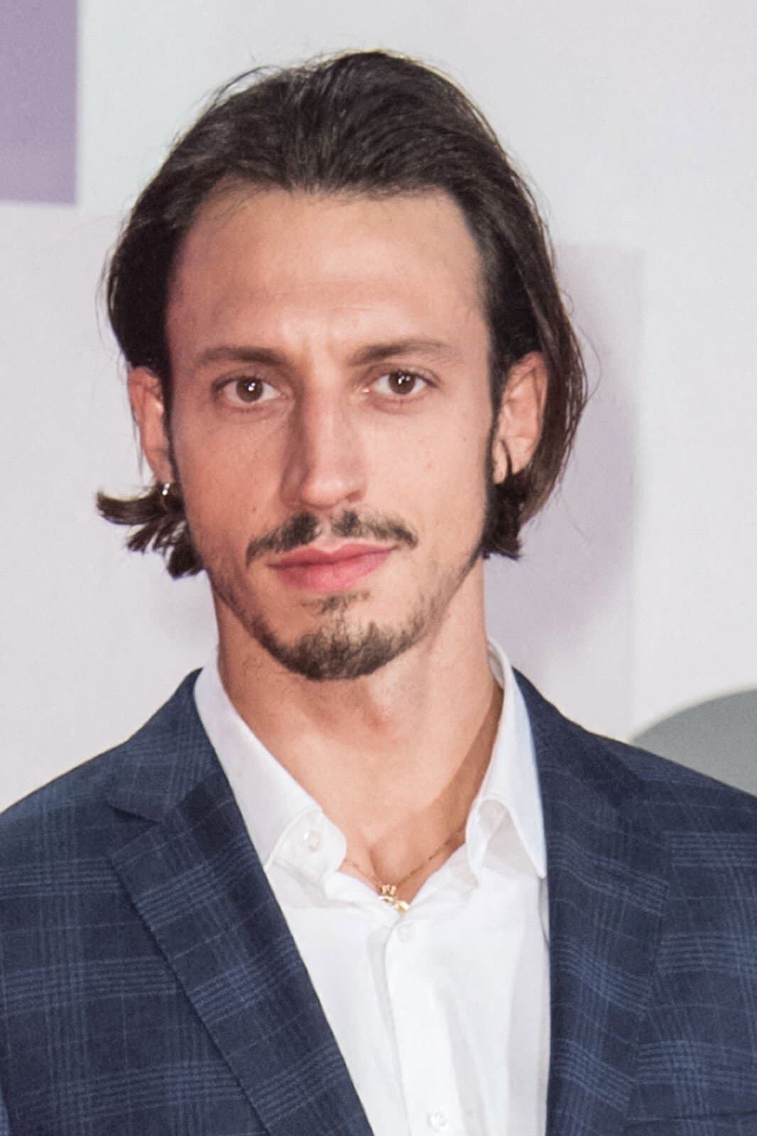 Roméo Elvis profile