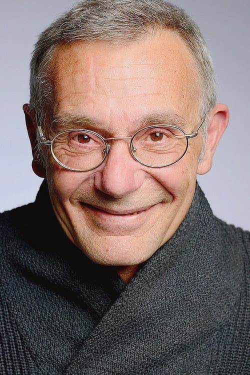 Éric Holder profile