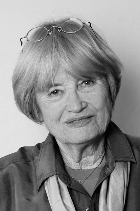 Jacqueline Veuve profile