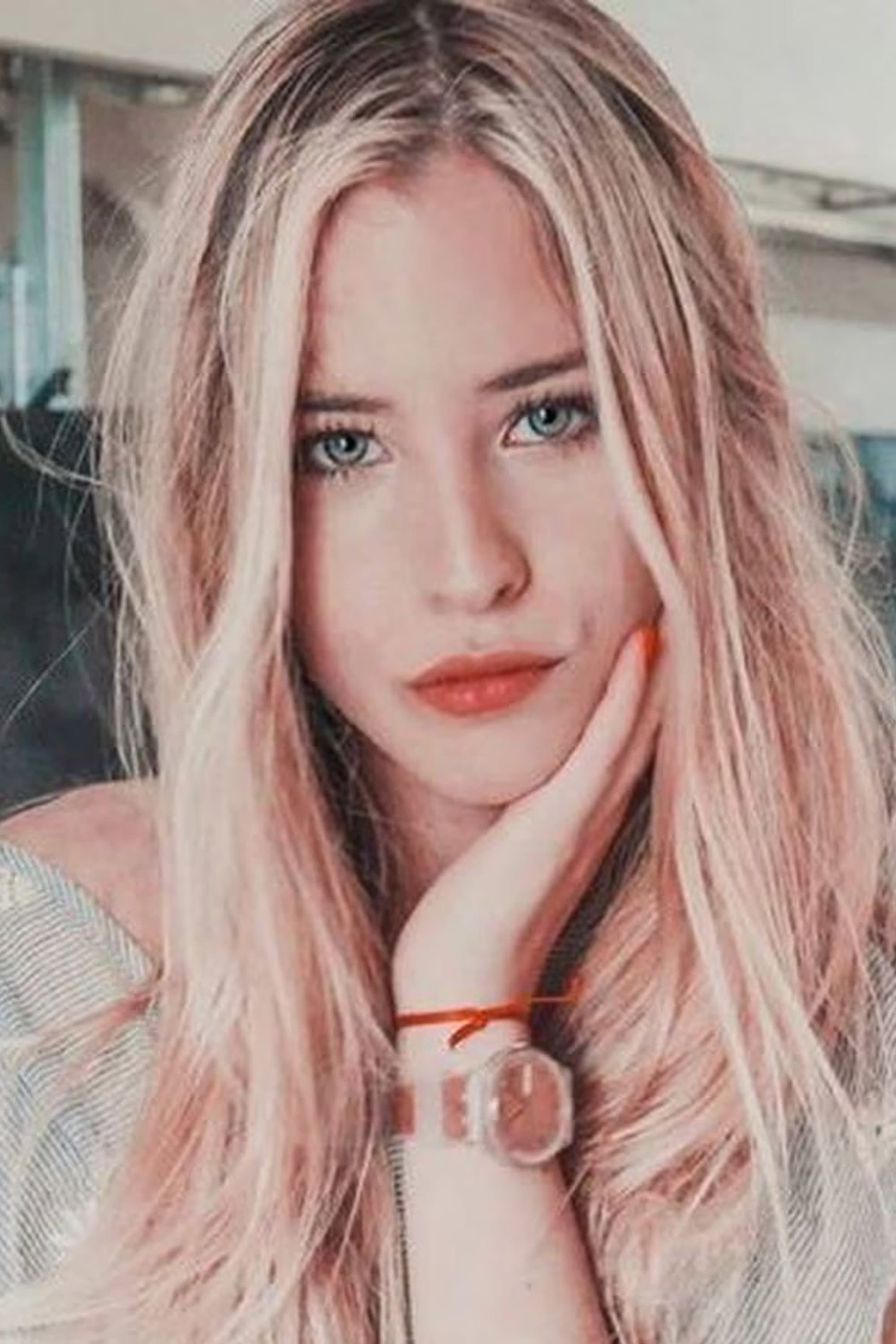 Lourdes Mansilla profile