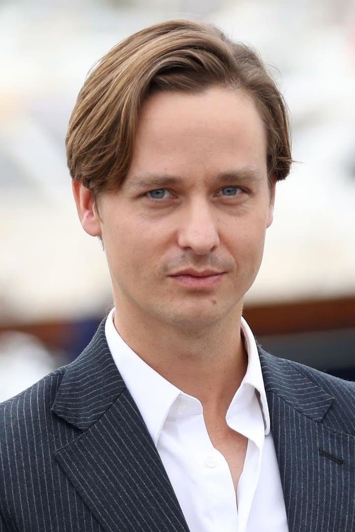 Tom Schilling profile