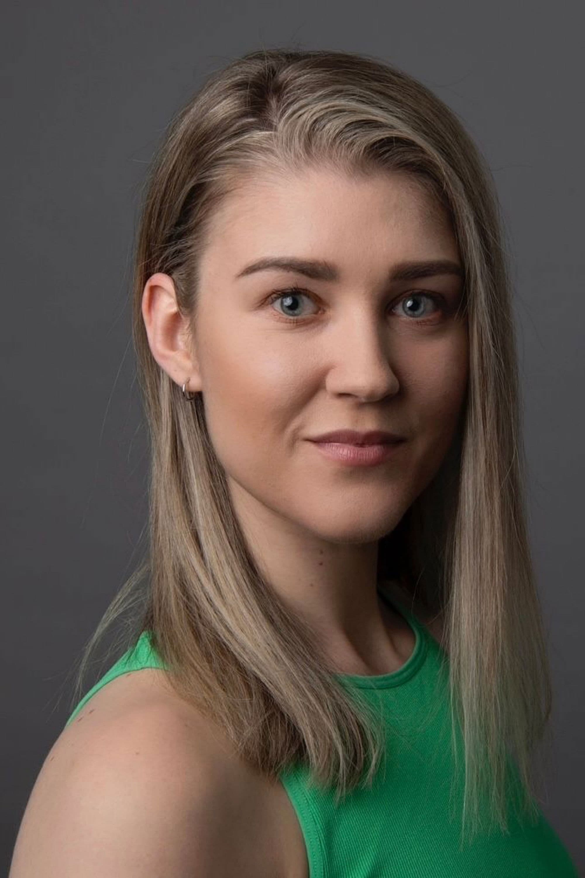 Anna Danvers profile