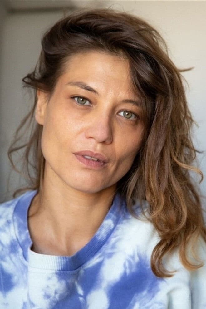 Manon Elezaar profile