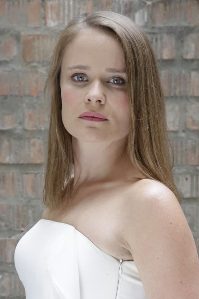 Eszter Csépai profile