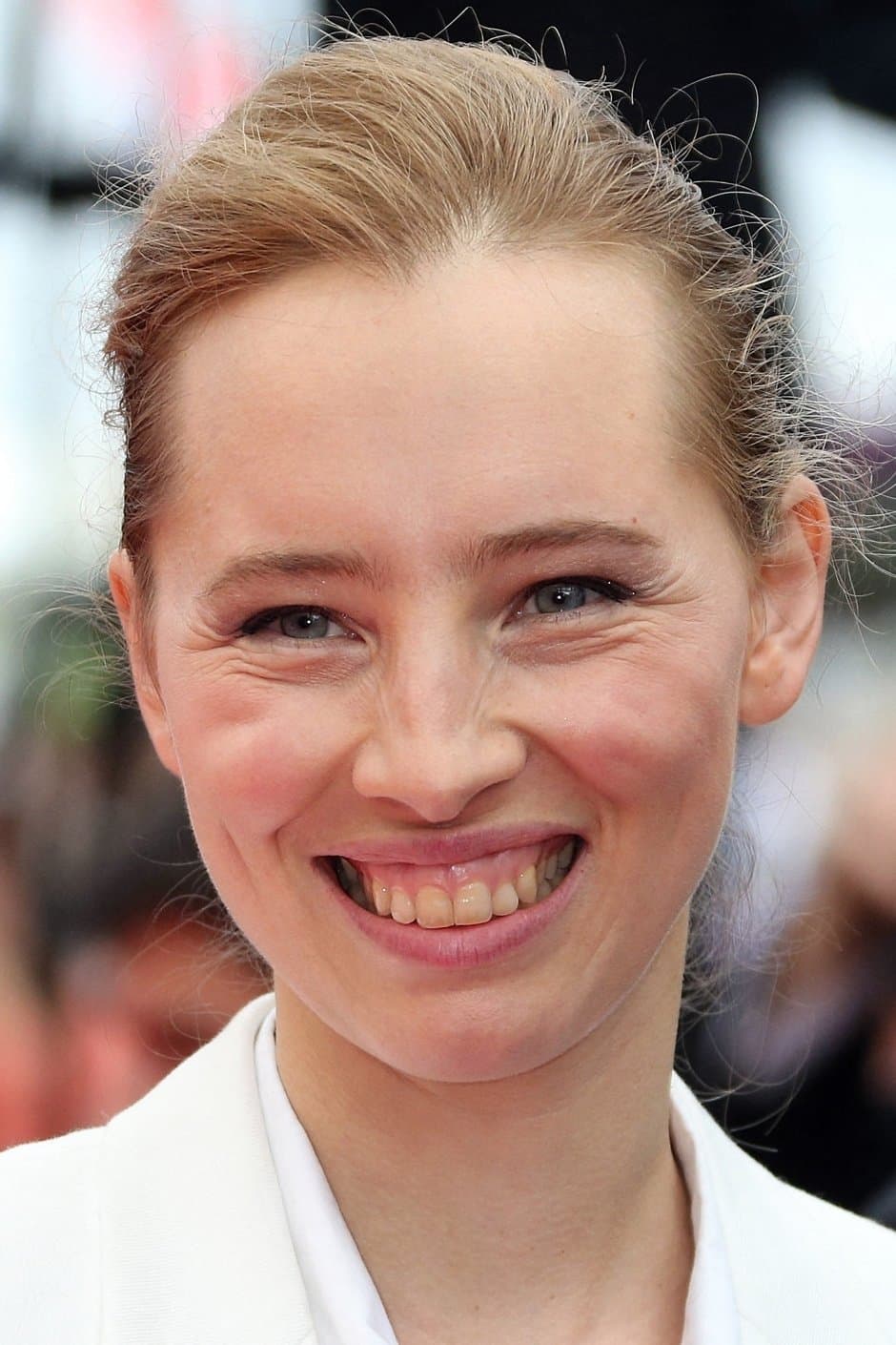 Isild Le Besco profile