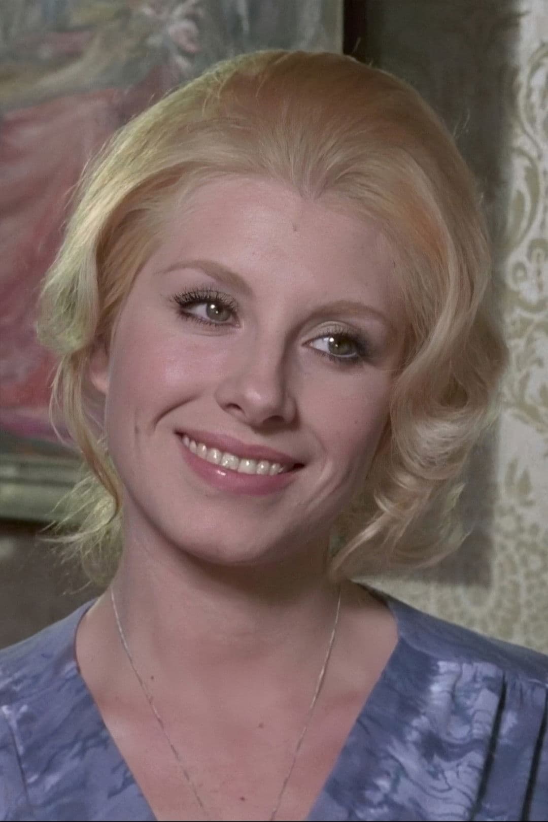 Claudia Islas profile