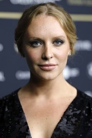 Annie Starke profile