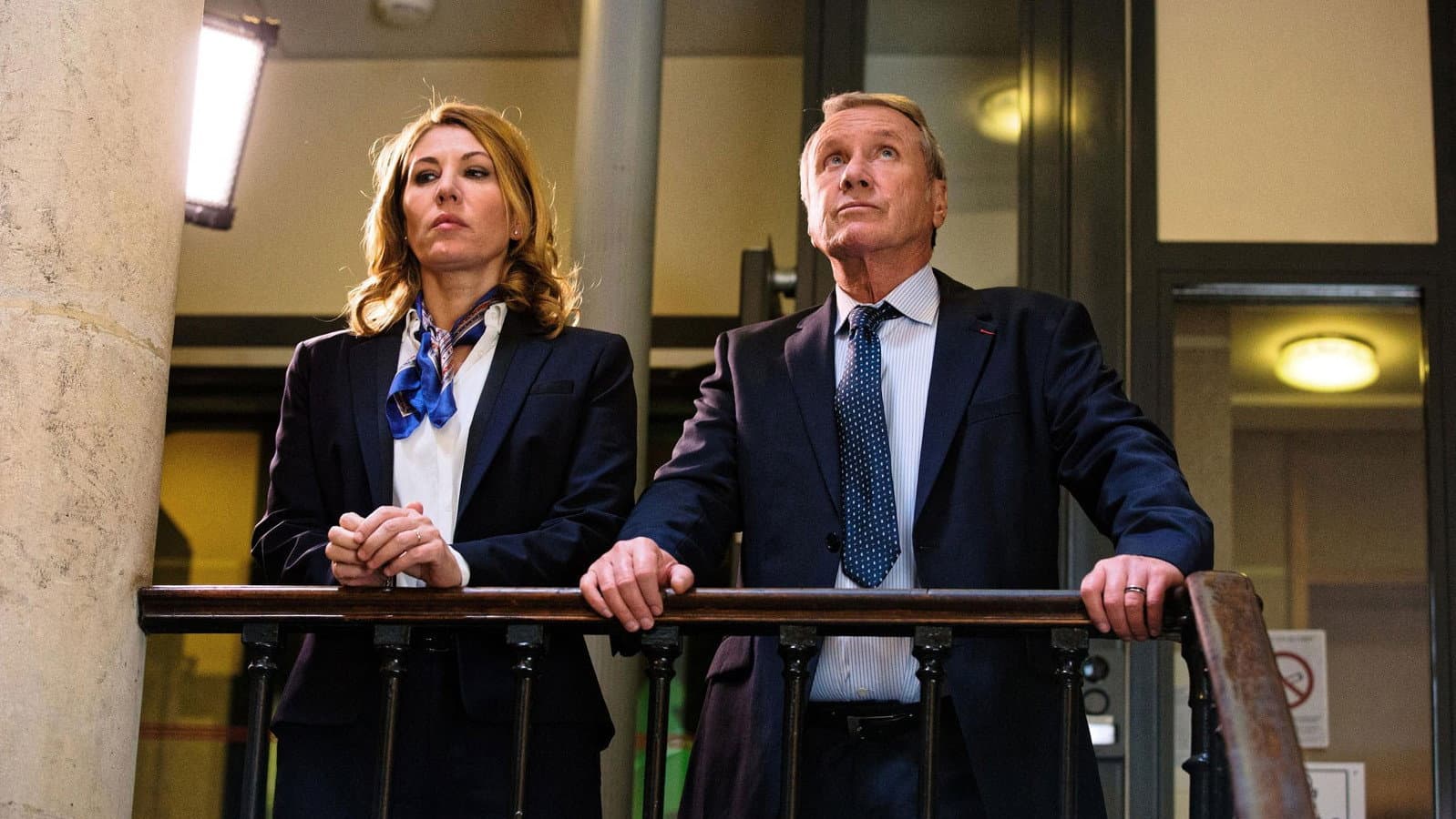 Flic tout simplement backdrop