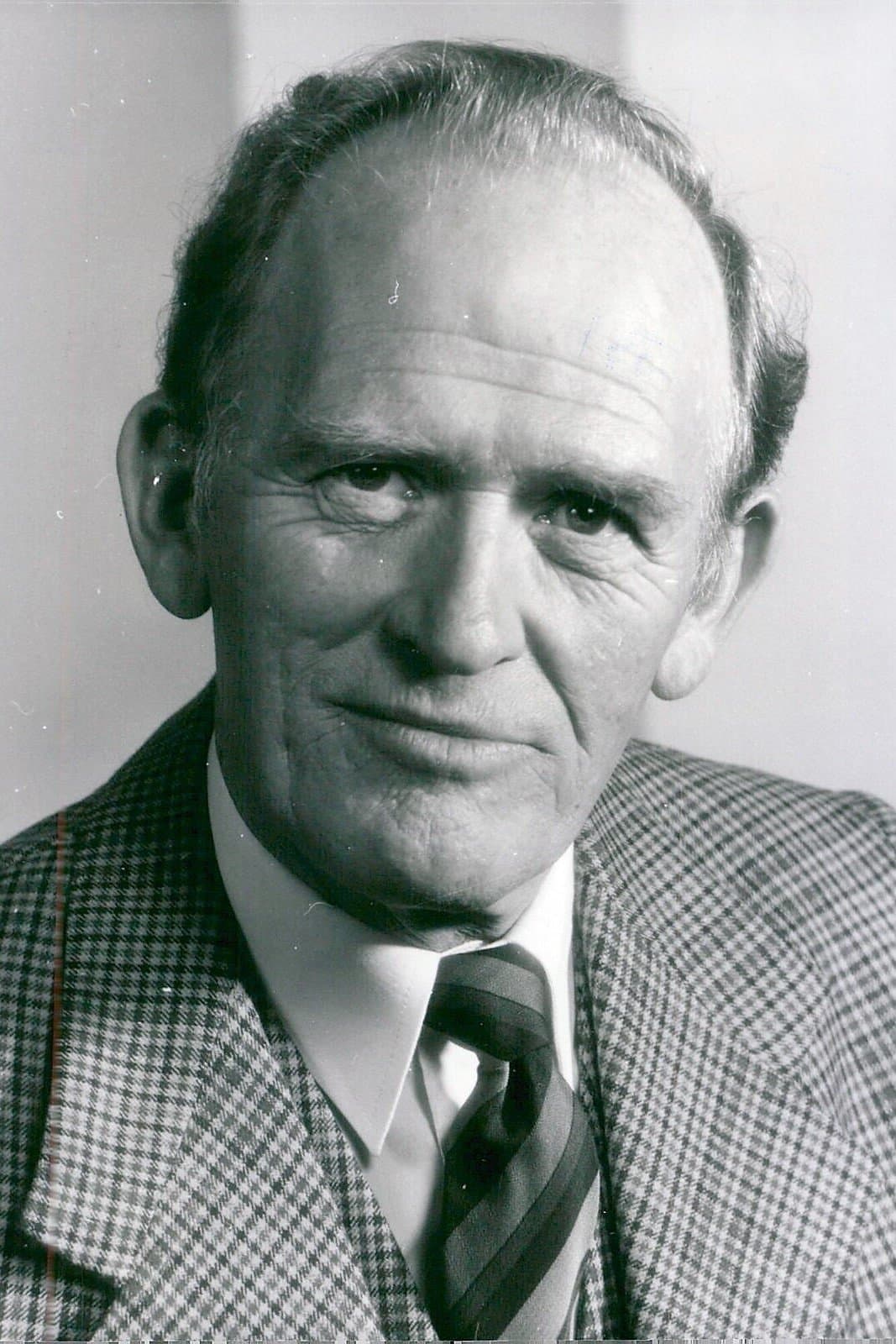 Gordon Jackson profile