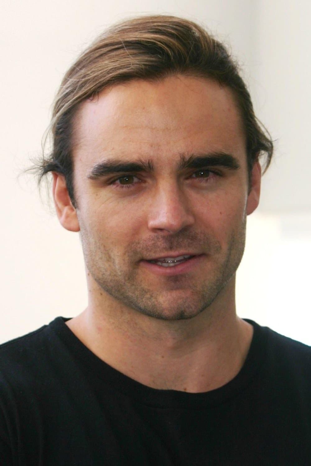 Dustin Clare profile