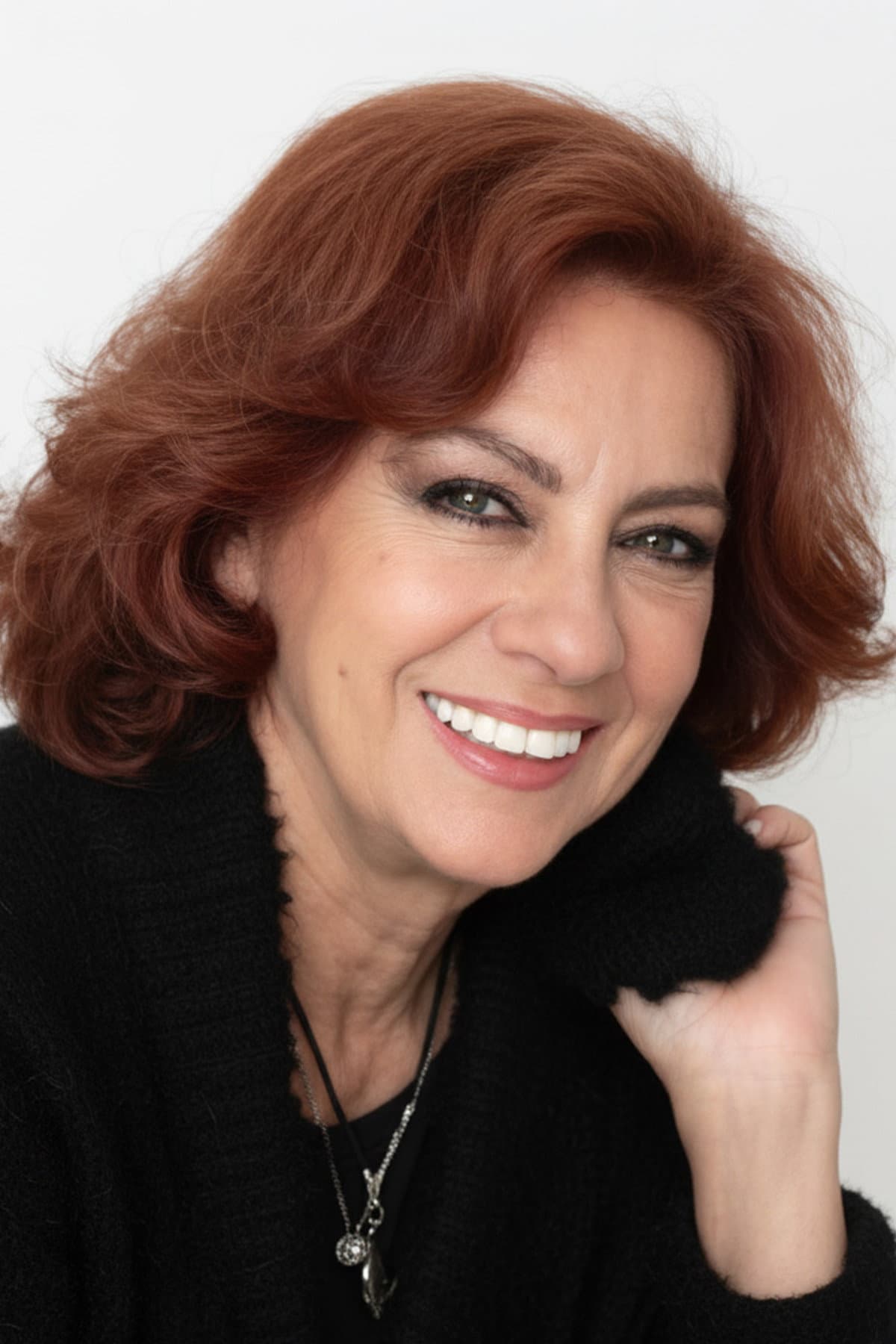 Çolpan İlhan profile