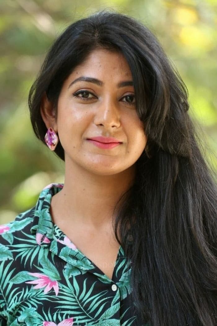 Yagna Shetty profile