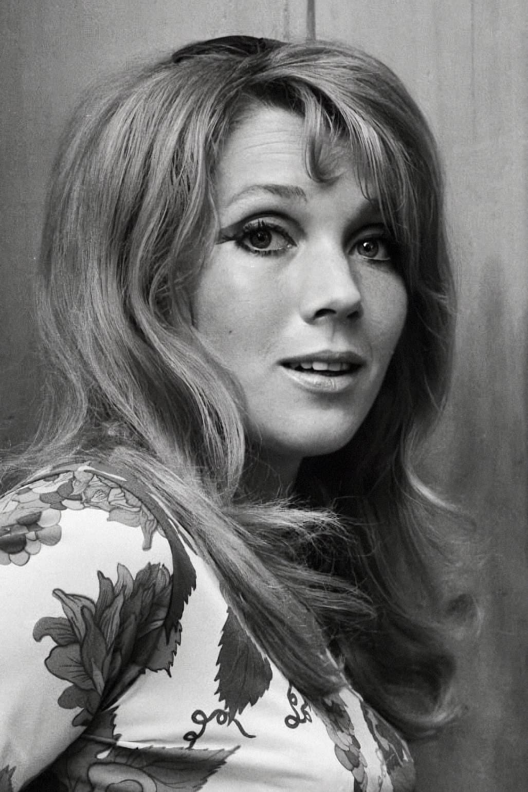 Linda Marlowe profile