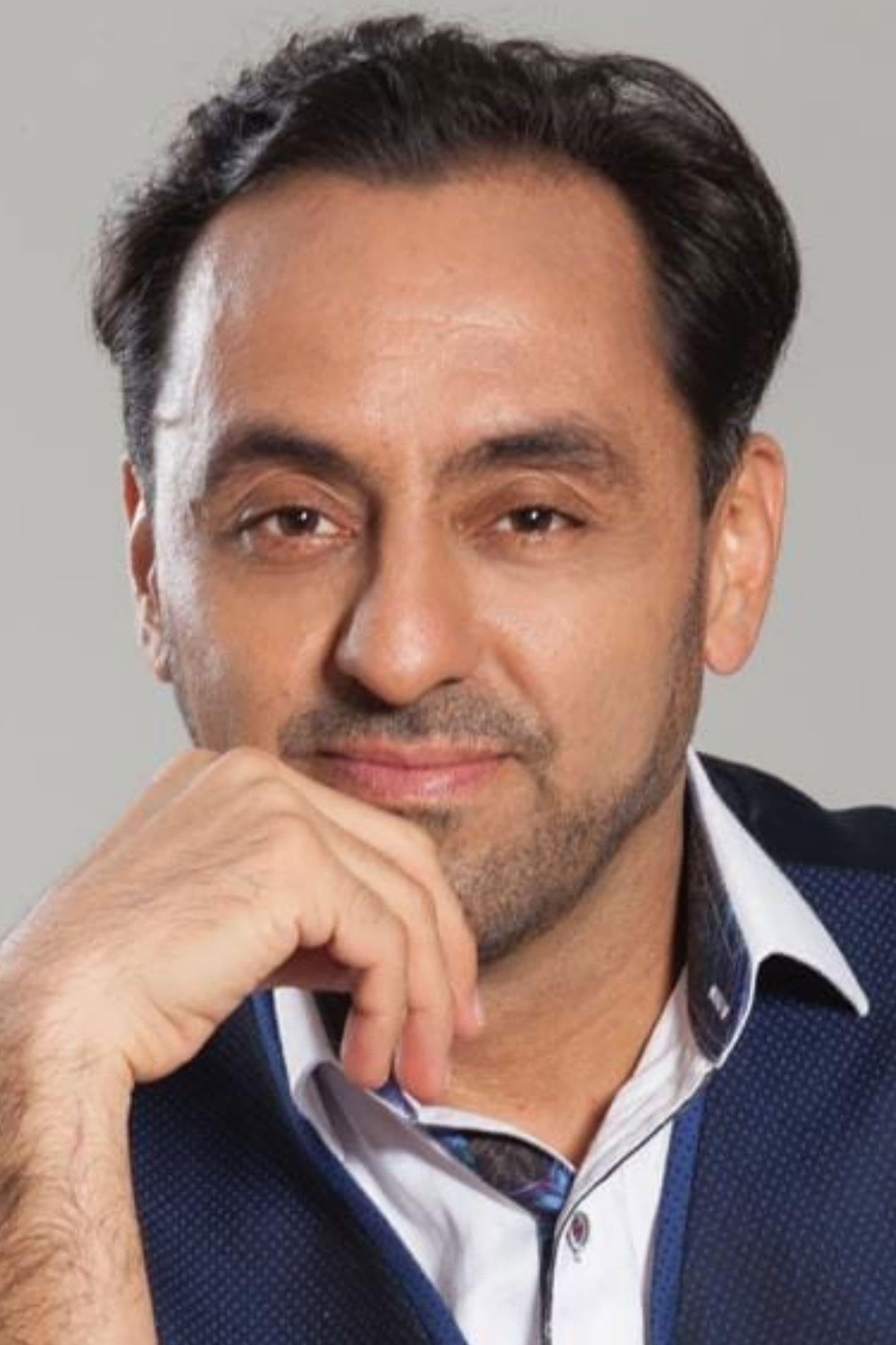 Mauricio Goyeneche profile