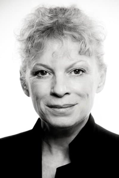 Holly De Jong profile