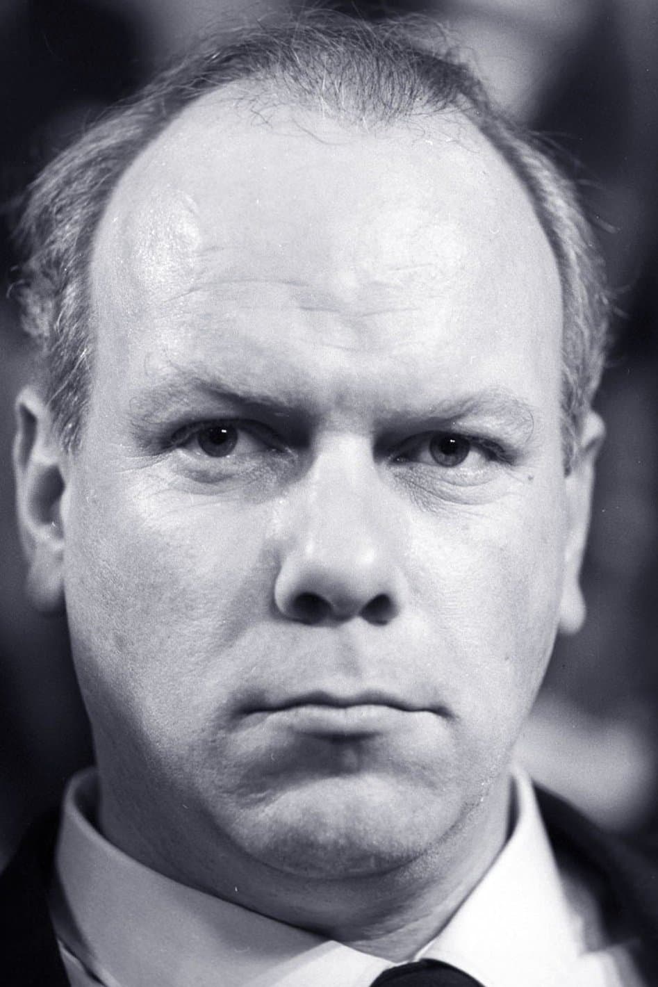 Kenneth J. Warren profile