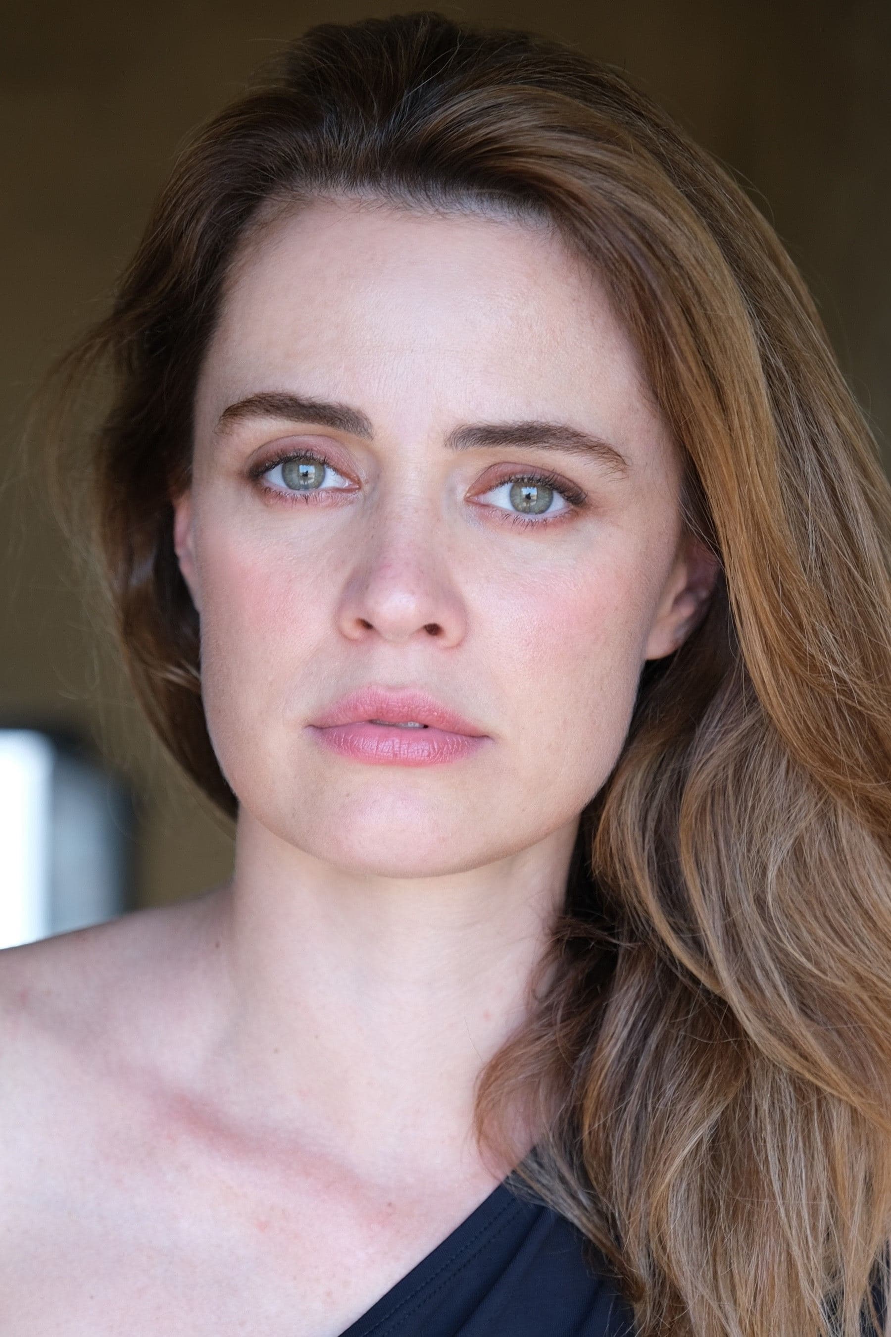 Nathalie Rapti Gomez profile