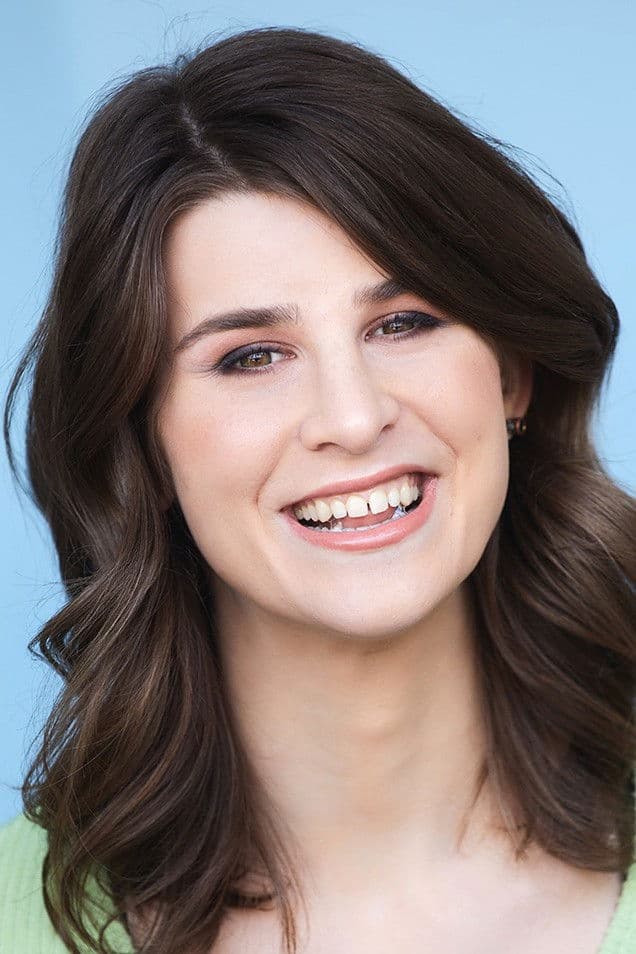 Holly McDowell profile