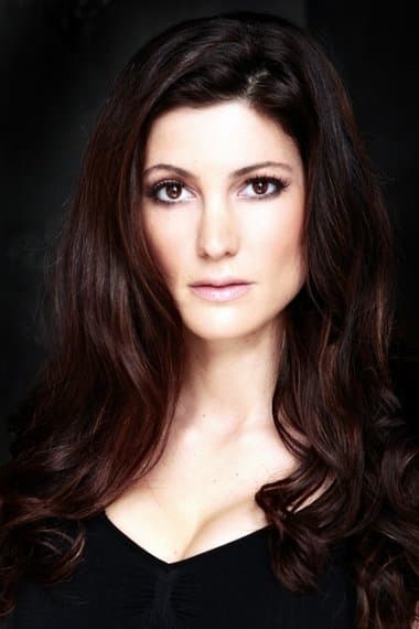 Julia Benson profile