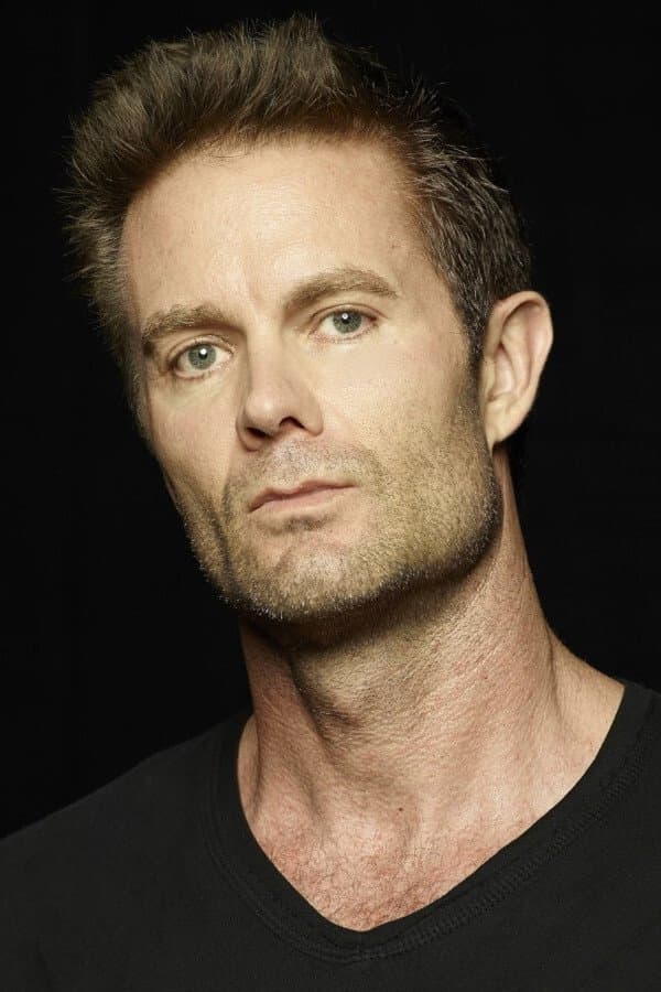 Garret Dillahunt profile