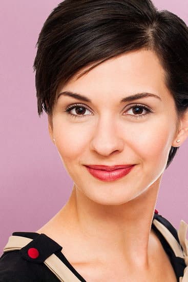 Julianne Donelle profile