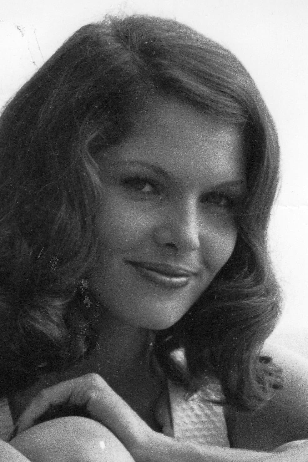 Lois Chiles profile