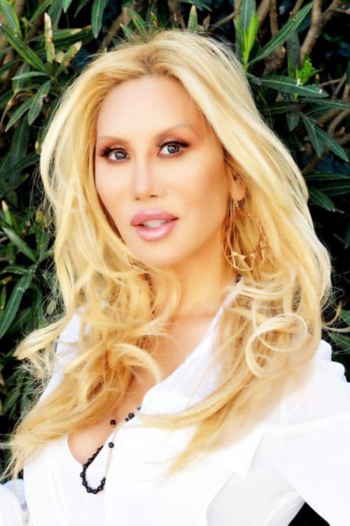 Tess Broussard profile