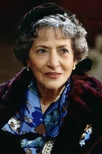 María Elena Flores profile