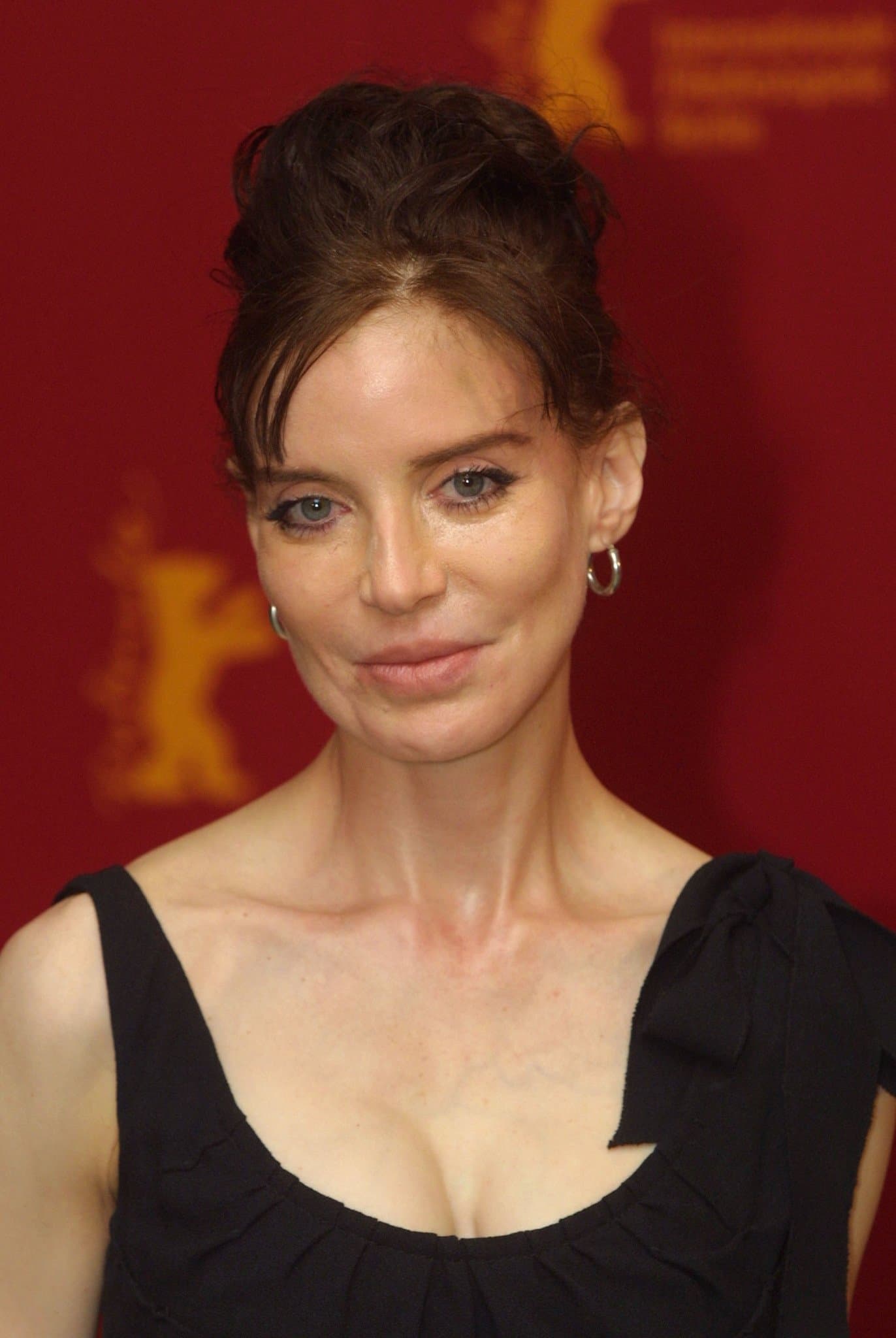 Anna Thomson profile