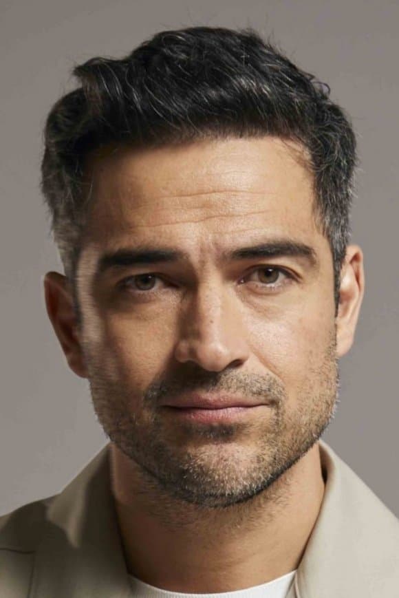 Alfonso Herrera profile