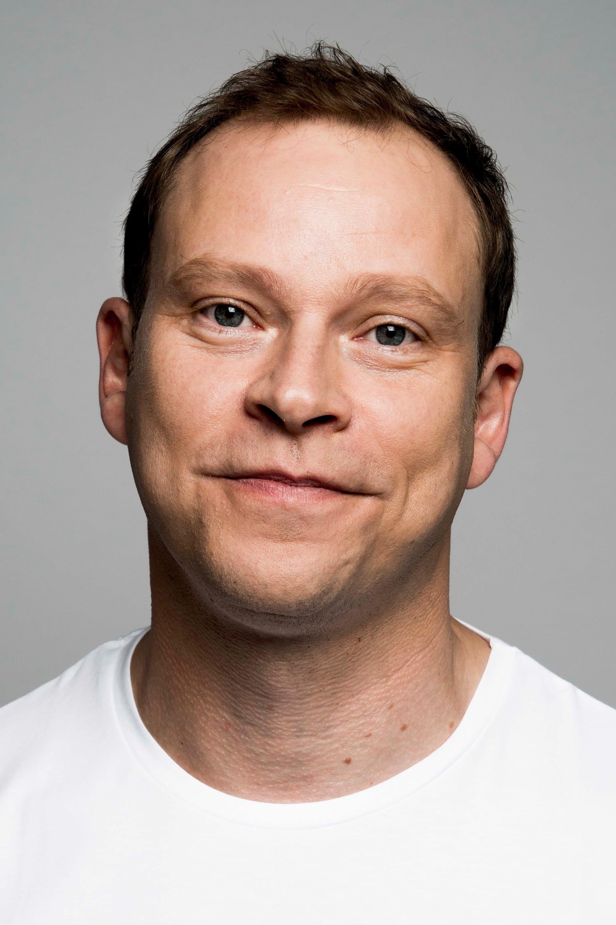 Robert Webb profile