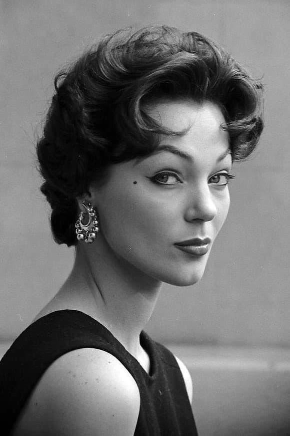 Ivy Nicholson profile