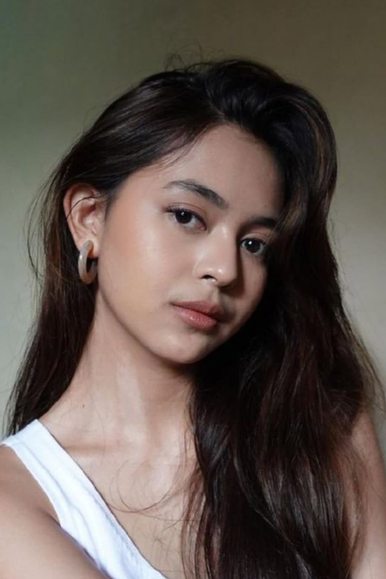 Dinda Mahira profile