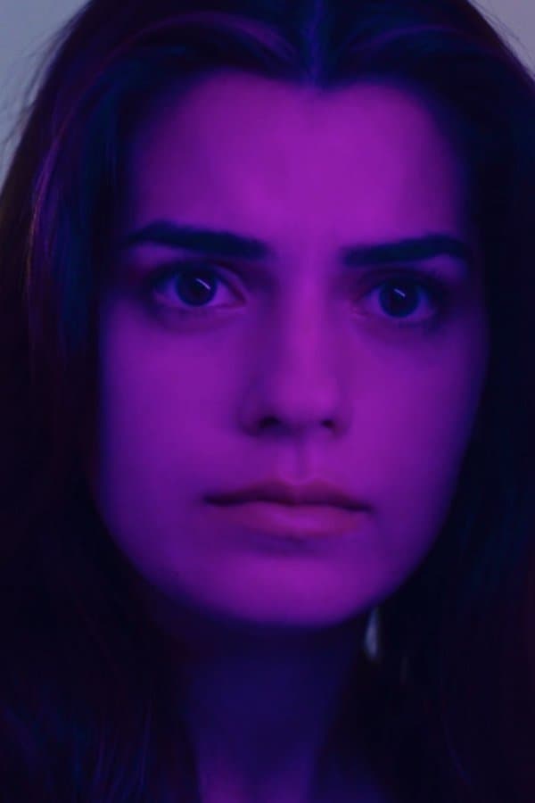 Nina Mahdavi profile