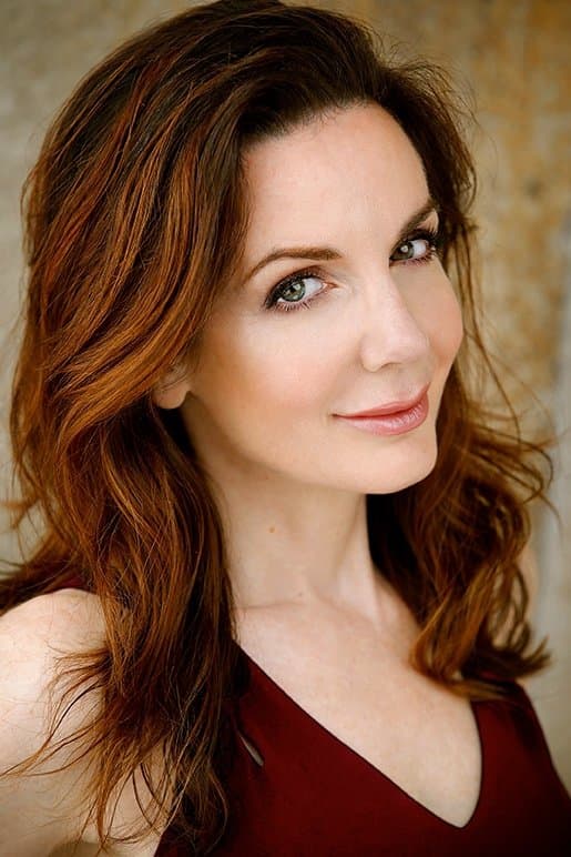 Hélène Cardona profile