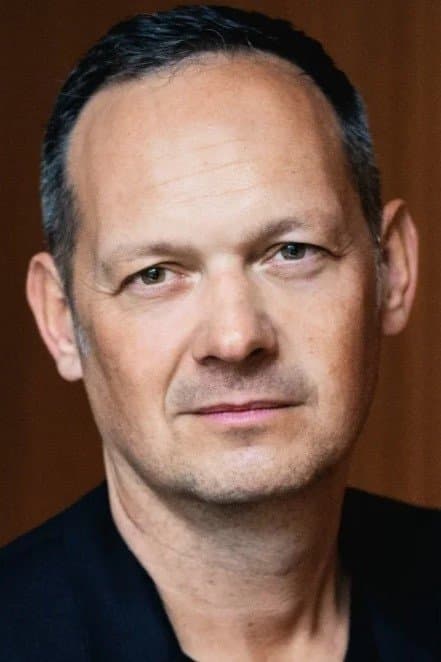 Martin Todsharow profile