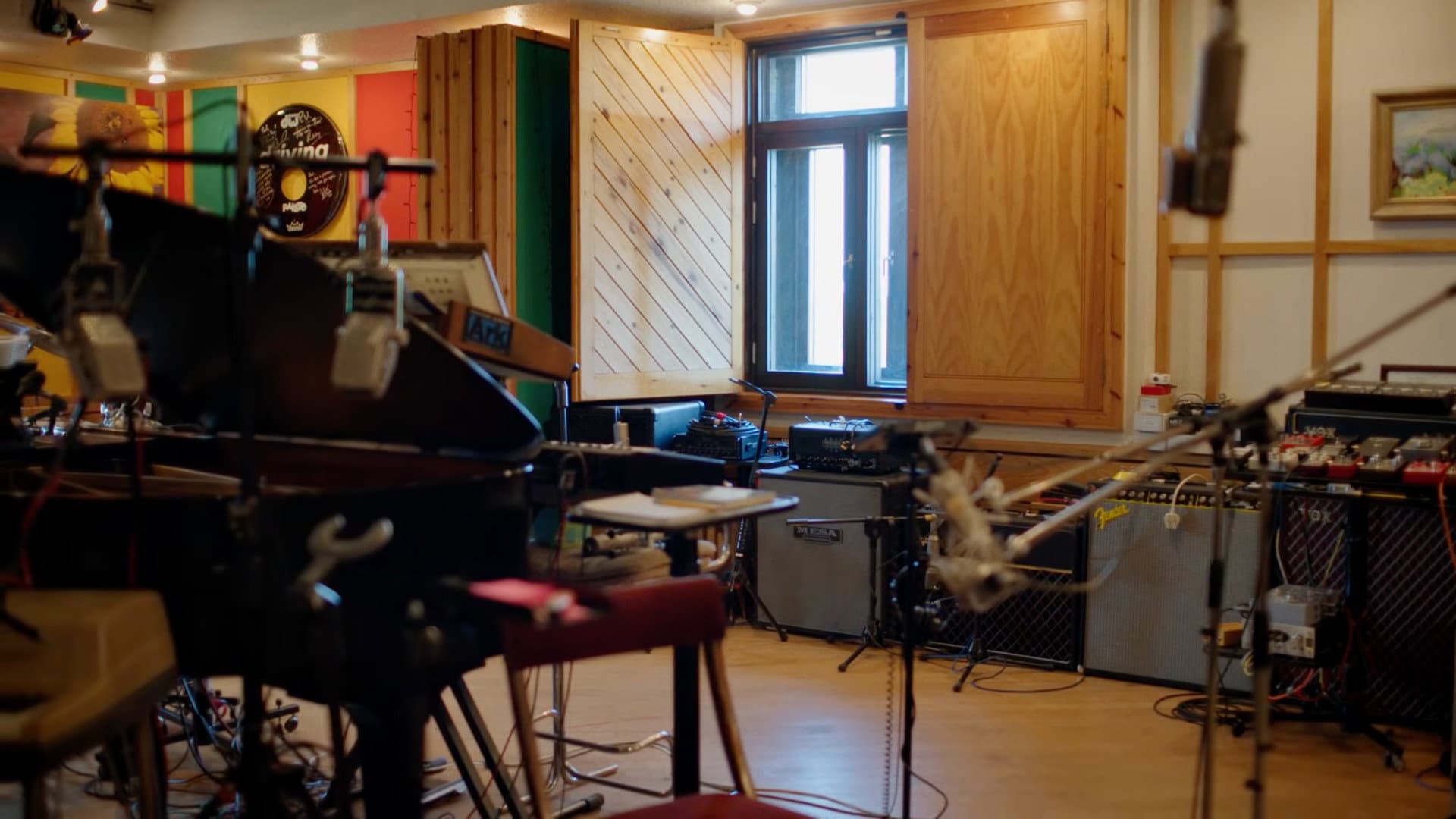 The Beatles - Free As A Bird: A Song Reborn backdrop