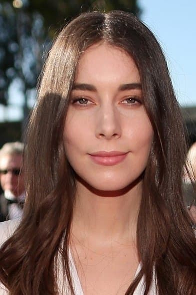 Danielle Haim profile