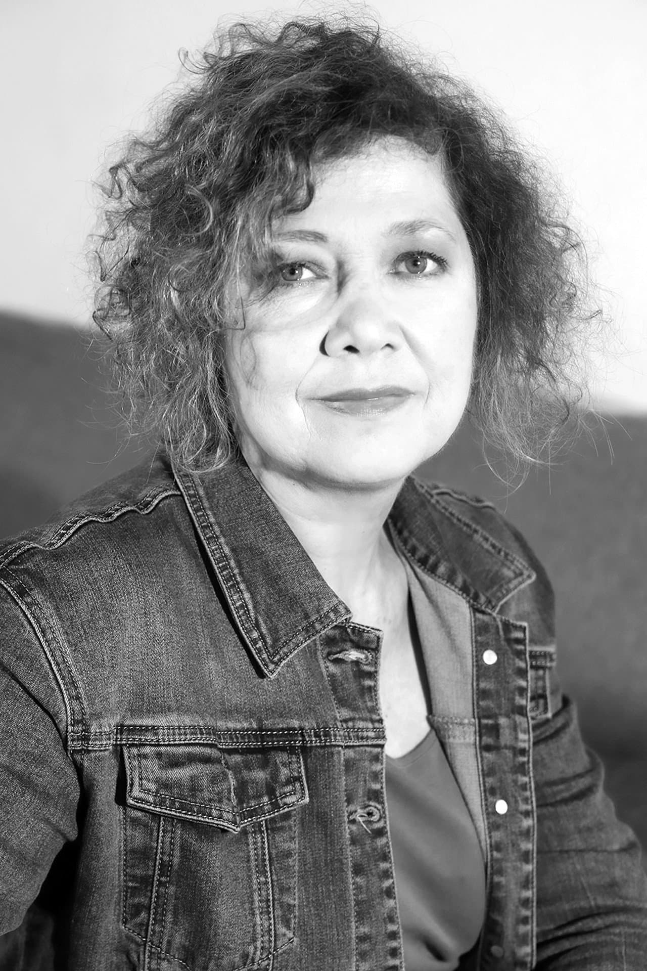 Anne Turolla profile