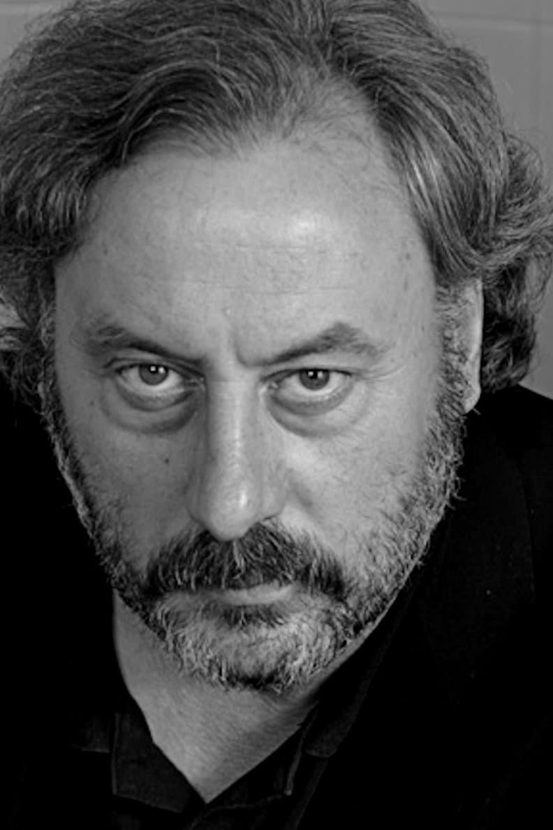 Julio Llamazares profile